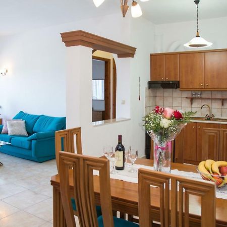 J&B Countryside Life Apartment Agios Matthaios  Luaran gambar